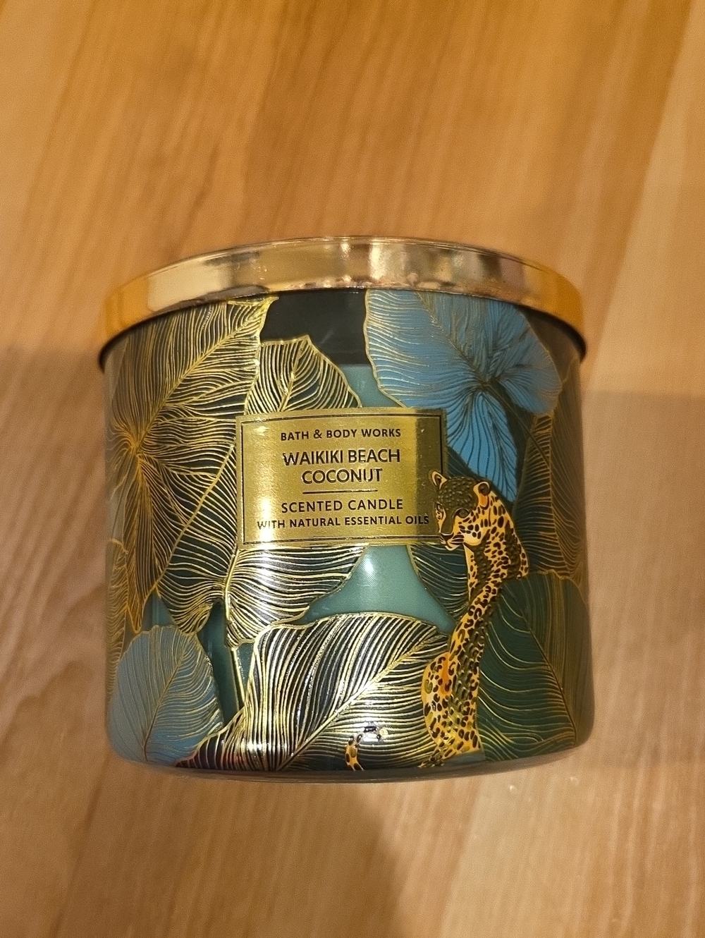 Waikiki Beach Coconut Candke